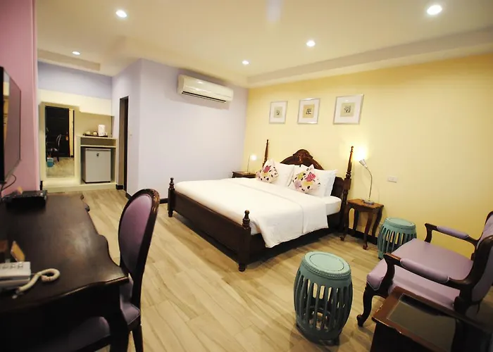Focal Local Bed & Breakfast