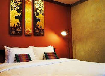 โฟคัลโลคัล เบดแอนด์เบรคฟัส ที่พักพร้อมอาหารเช้า